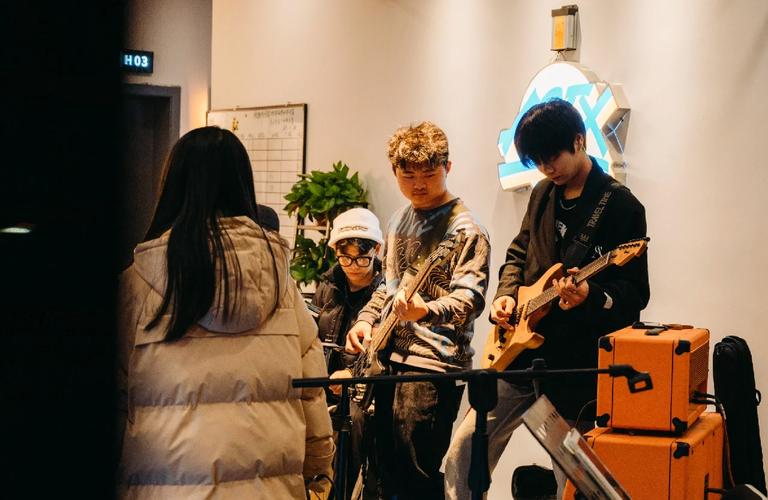 德扑圈的传奇人物：从菲尔·艾维到丹·比瑟瑞恩。（纵览德扑圈传奇人物：从菲尔·艾维到丹·比瑟瑞恩）