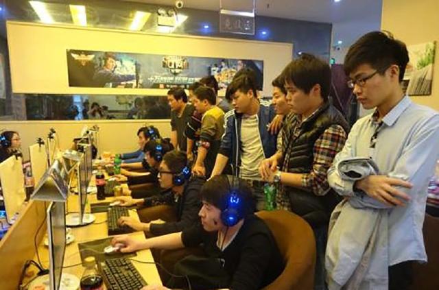 FaZe vs Legacy , Falcons vs OG 在 Austin Major Stage 2 第三轮